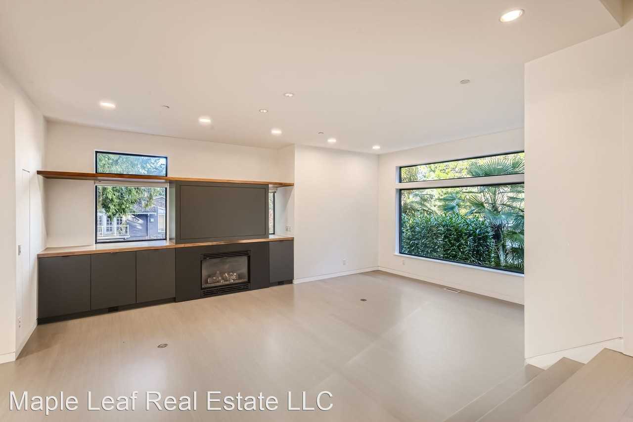 3240 Evergreen Point Rd - Photo 3 of 31