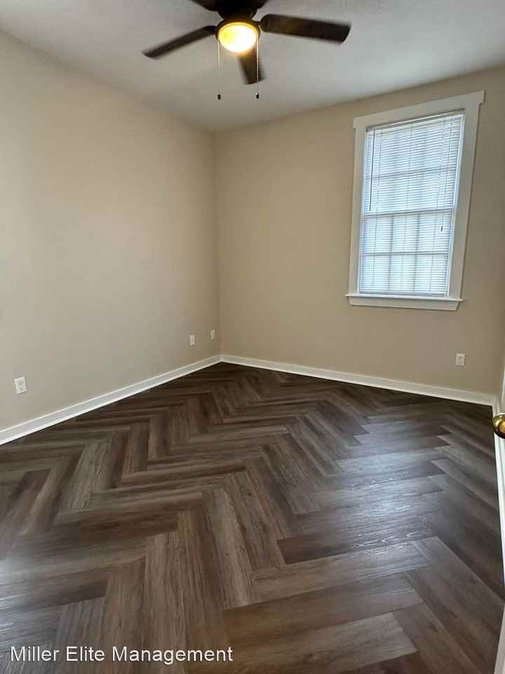1896 Floyd St - Photo 3 of 16