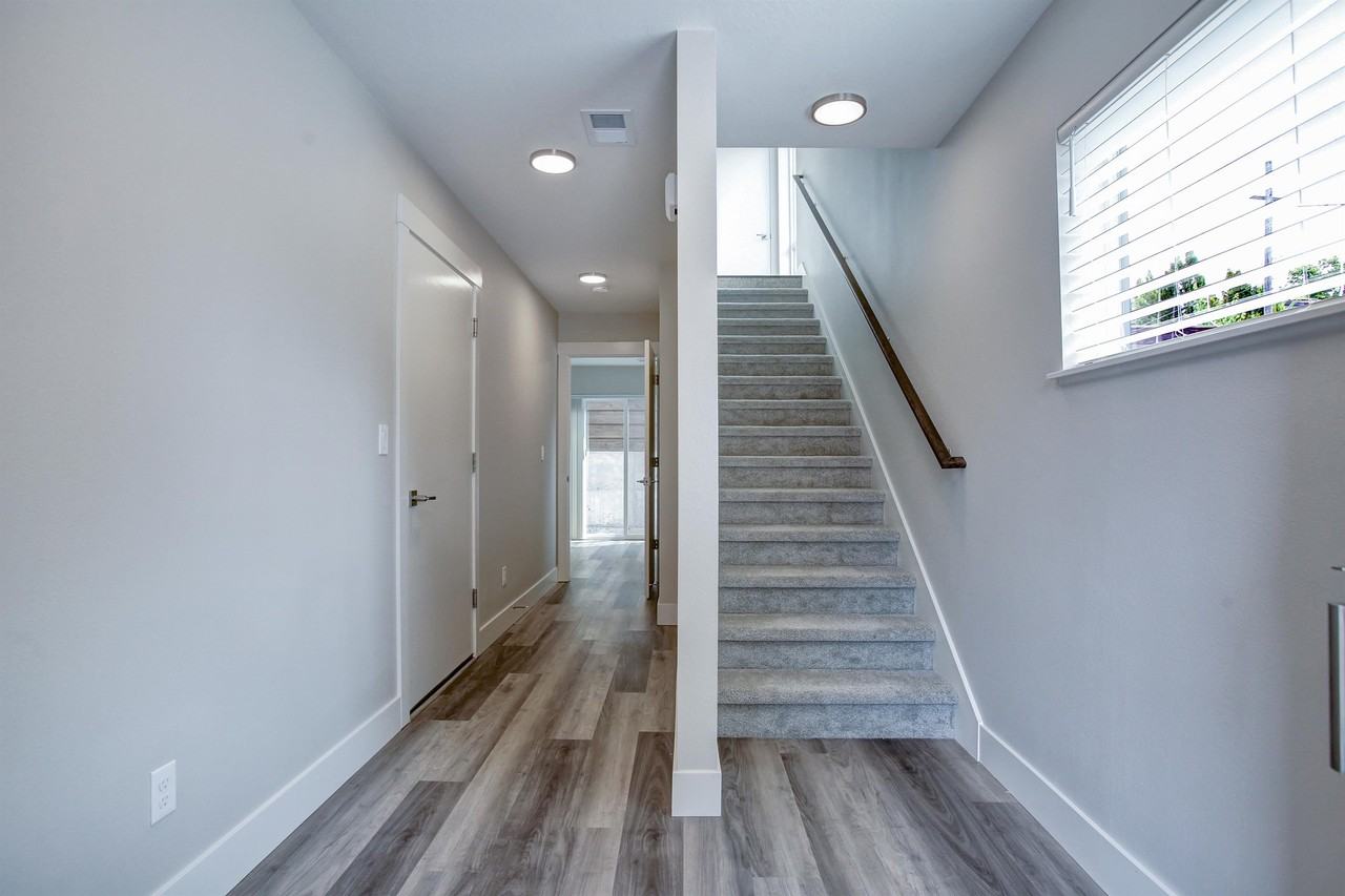 5739 Southeast 18th Avenue #5739 - Photo 2 of 7