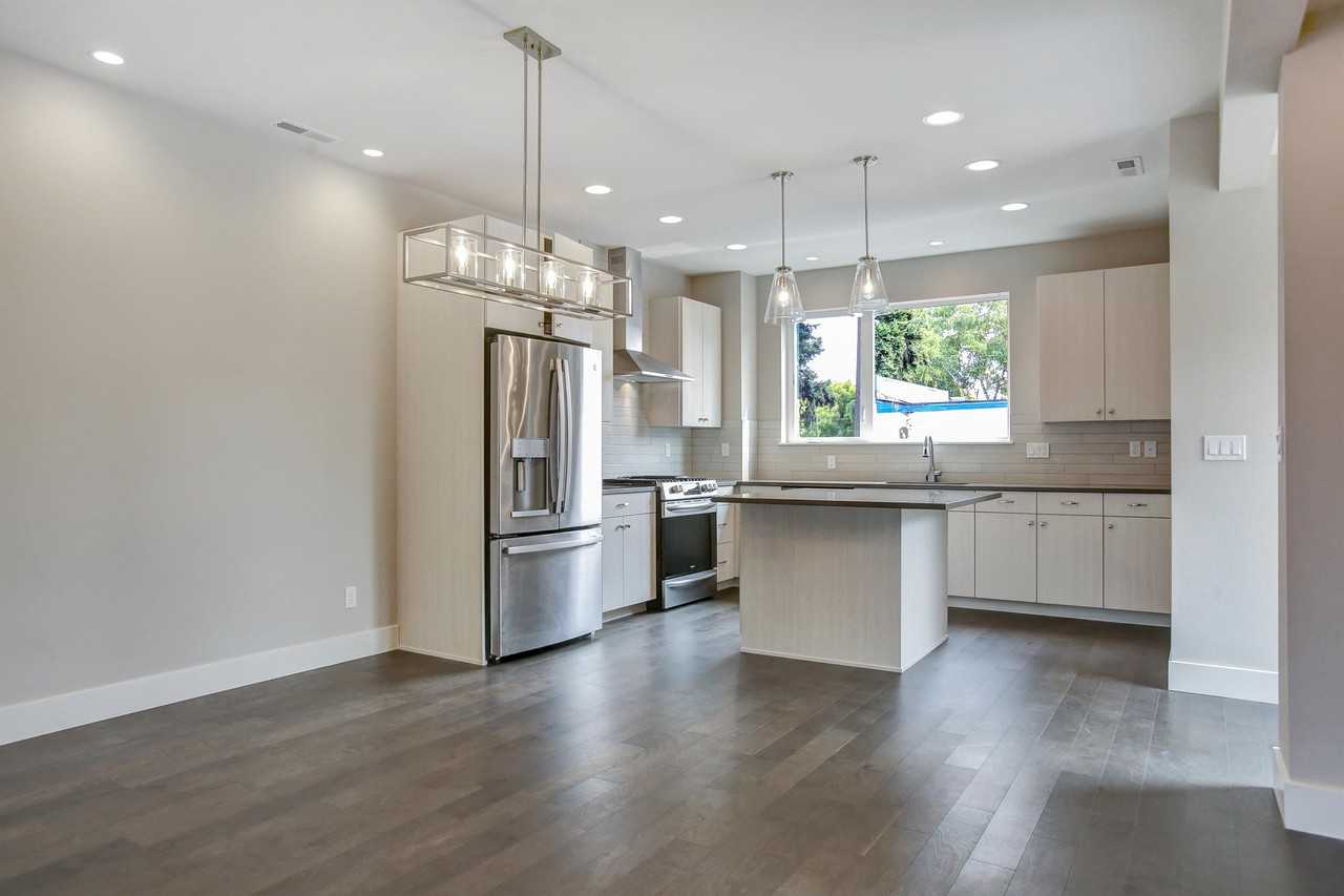 5739 Southeast 18th Avenue #5739 - Photo 6 of 7