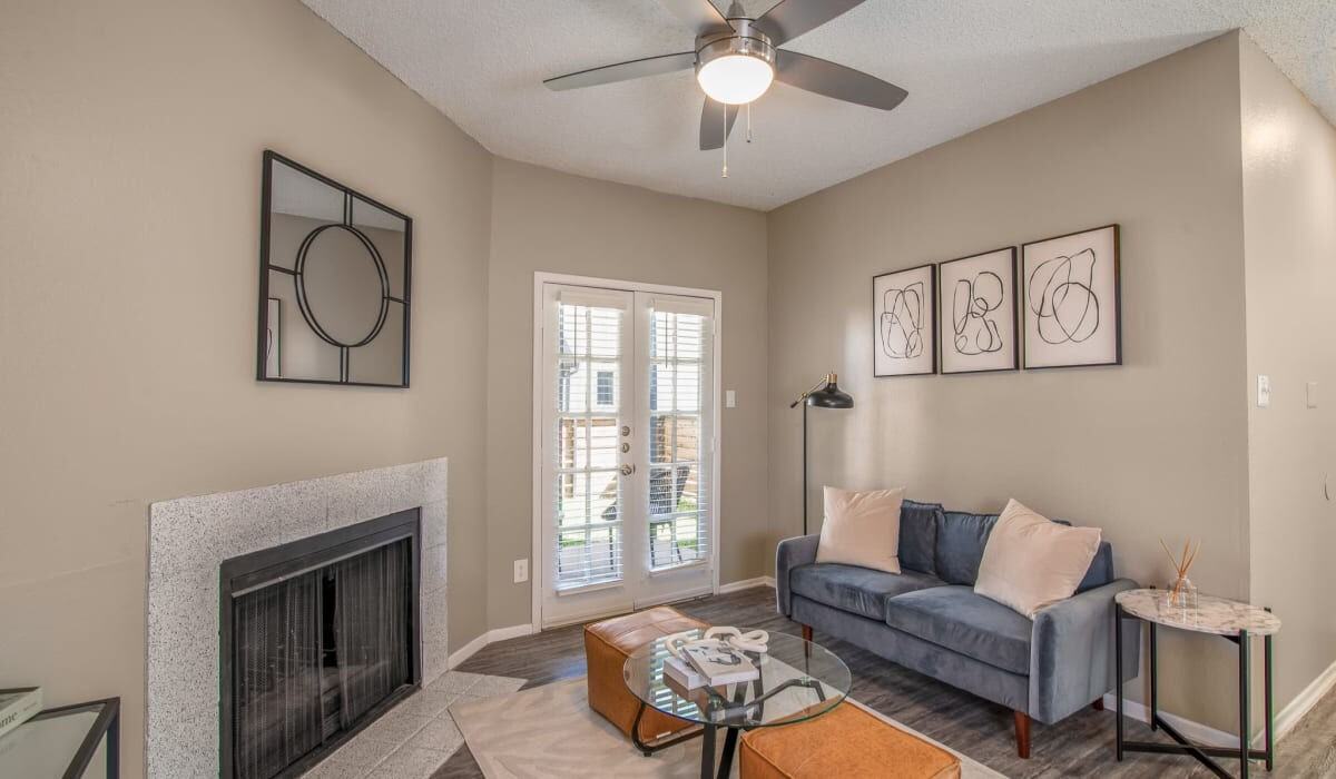 Knowlton Apartment - Photo 6 of 103