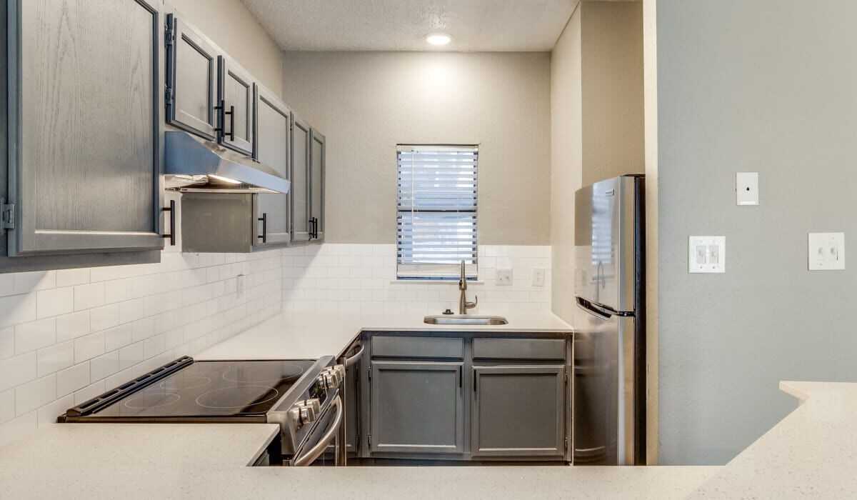 Knowlton Apartment - Photo 5 of 103