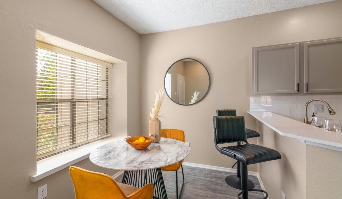 Knowlton Apartment - Photo 2 of 103