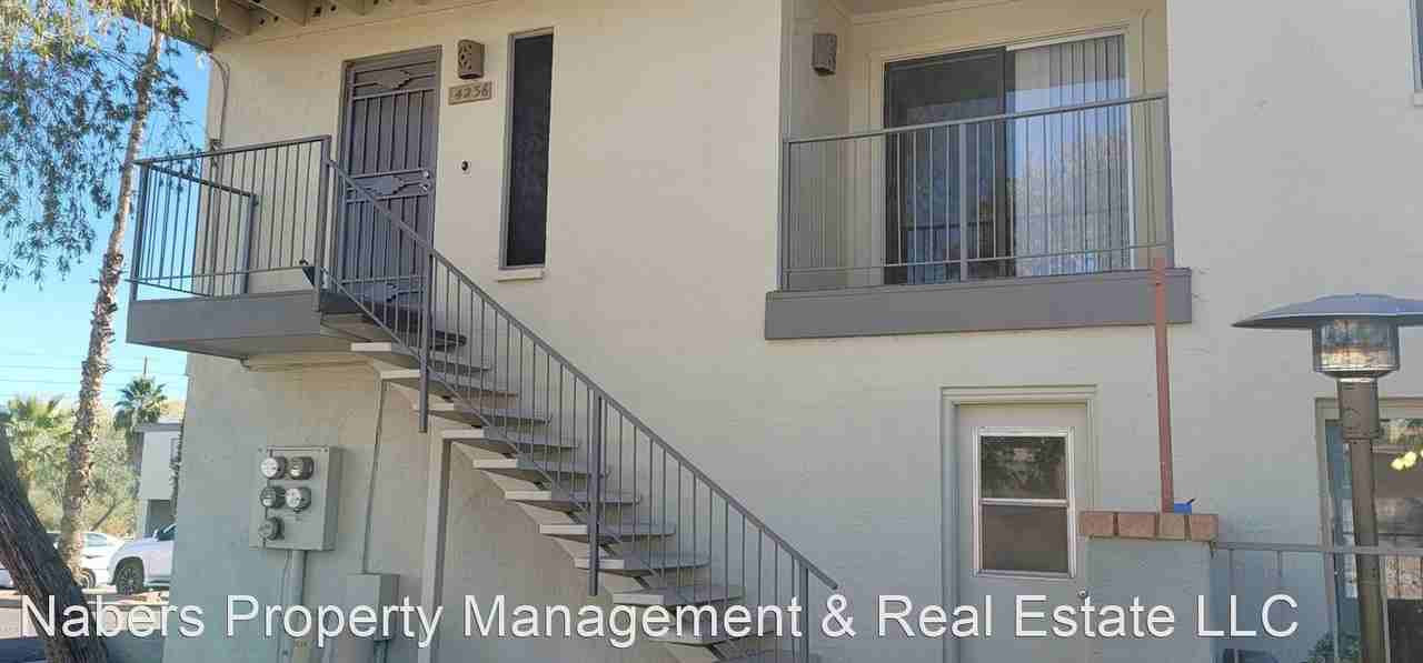 14236 N Oakwood Ln - Photo 2 of 8