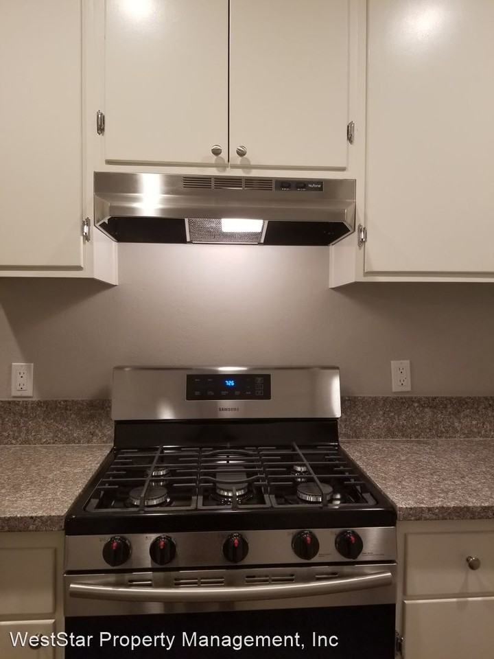 2439- 2443 Palm Place - Photo 3 of 10