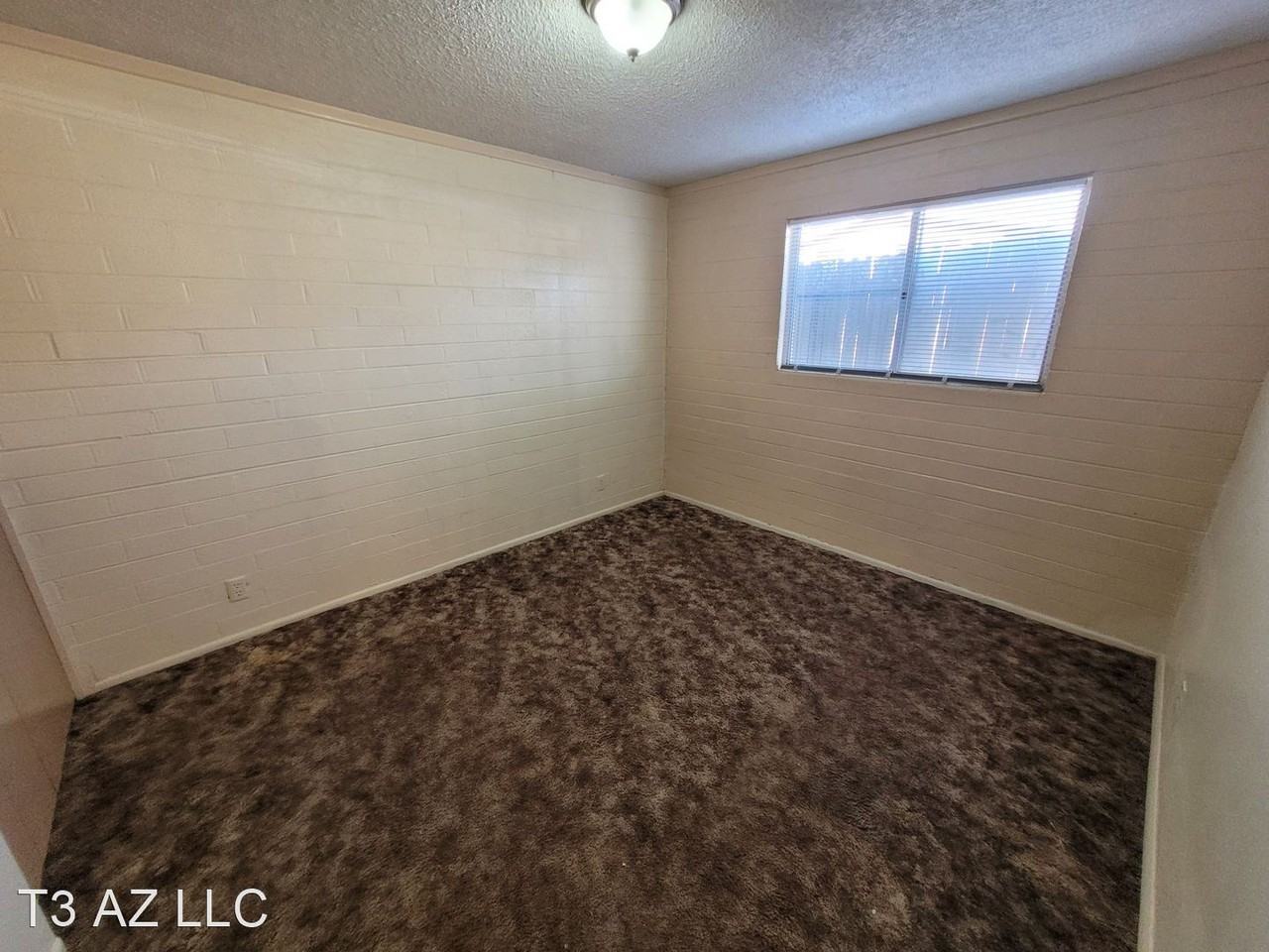 East Country Club Dr - Photo 2 of 7