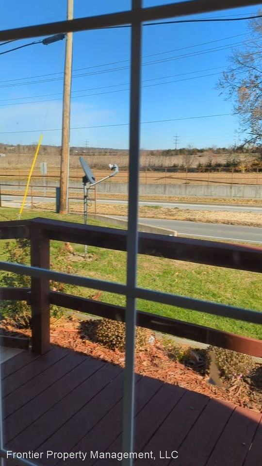 2915 Leeway Dr. - Photo 3 of 15