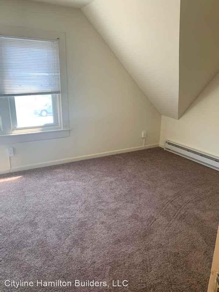 247 Lehigh Ave - Photo 3 of 4