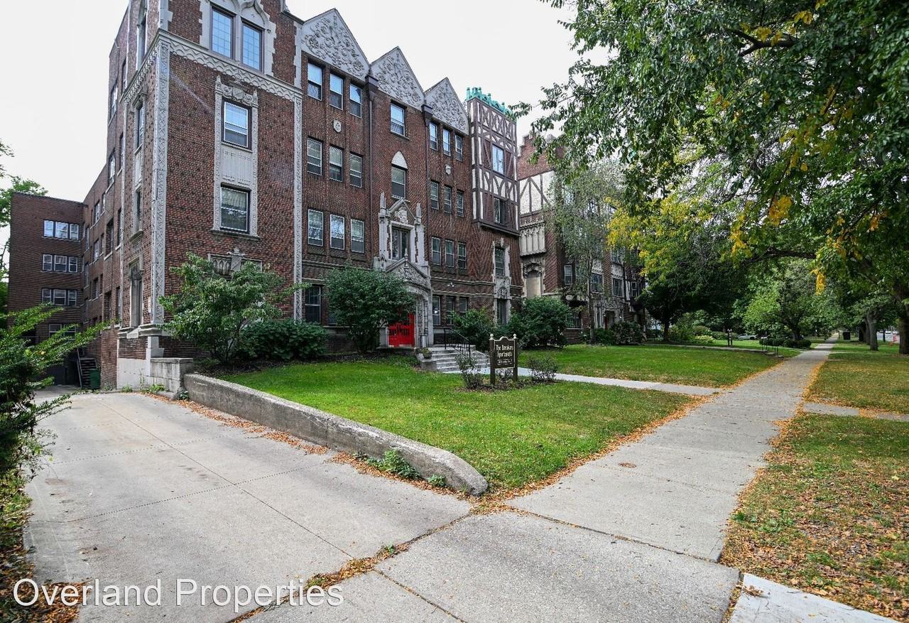 9823 Lake Ave - The Breakers - Photo 3 of 29