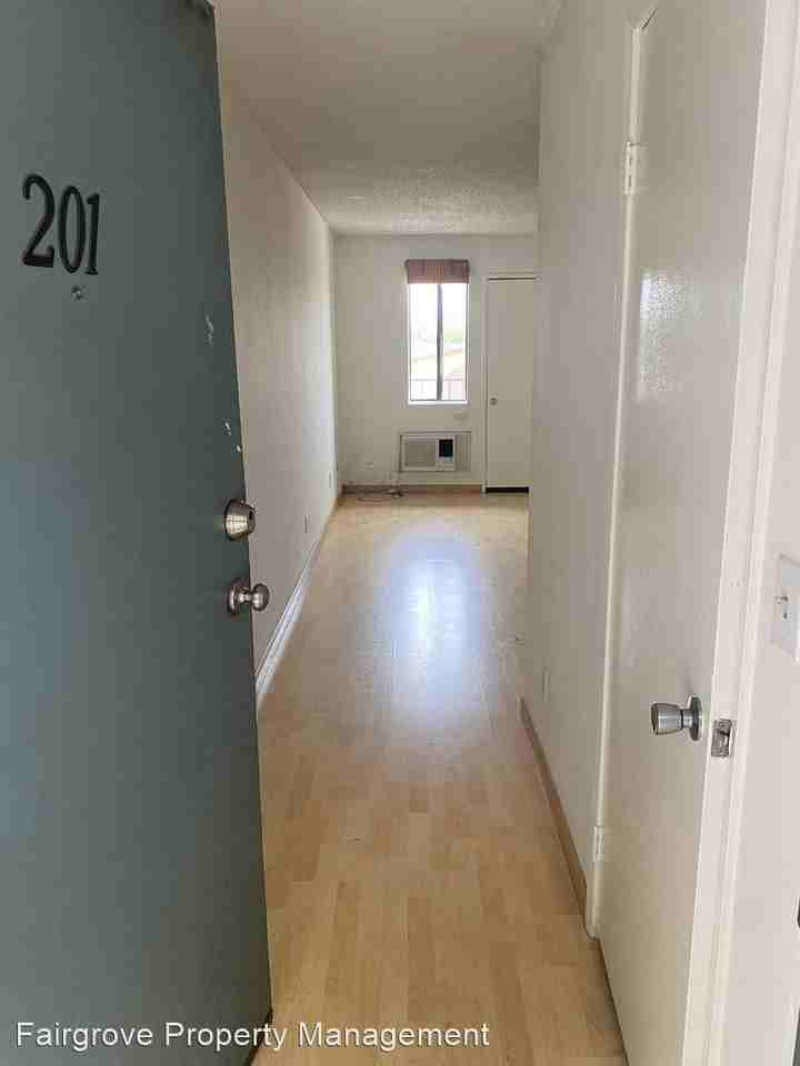 4225 Del Mar Ave - Photo 2 of 31