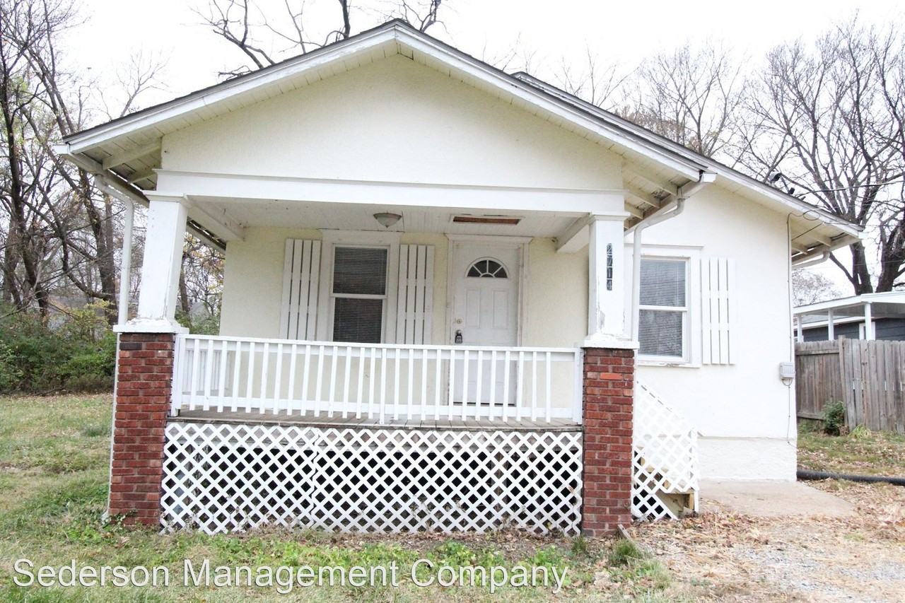 2714 S 36th St - Photo 2 of 11