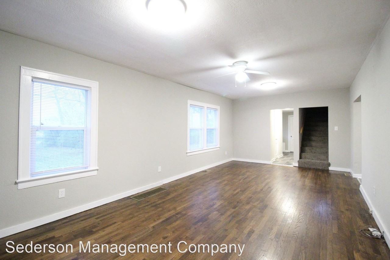 2714 S 36th St - Photo 3 of 11
