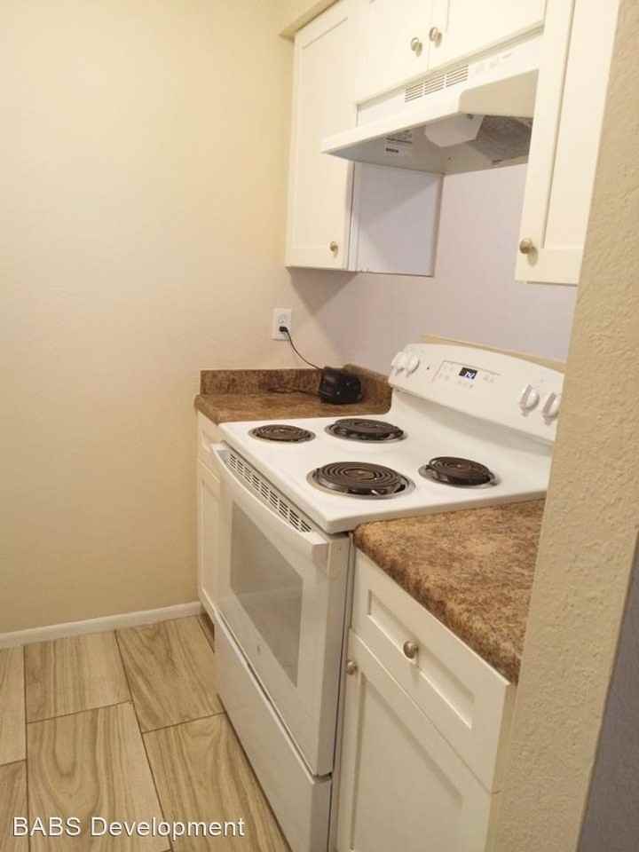 SE 31st St 5085 - 5085 31st St. - Photo 2 of 10