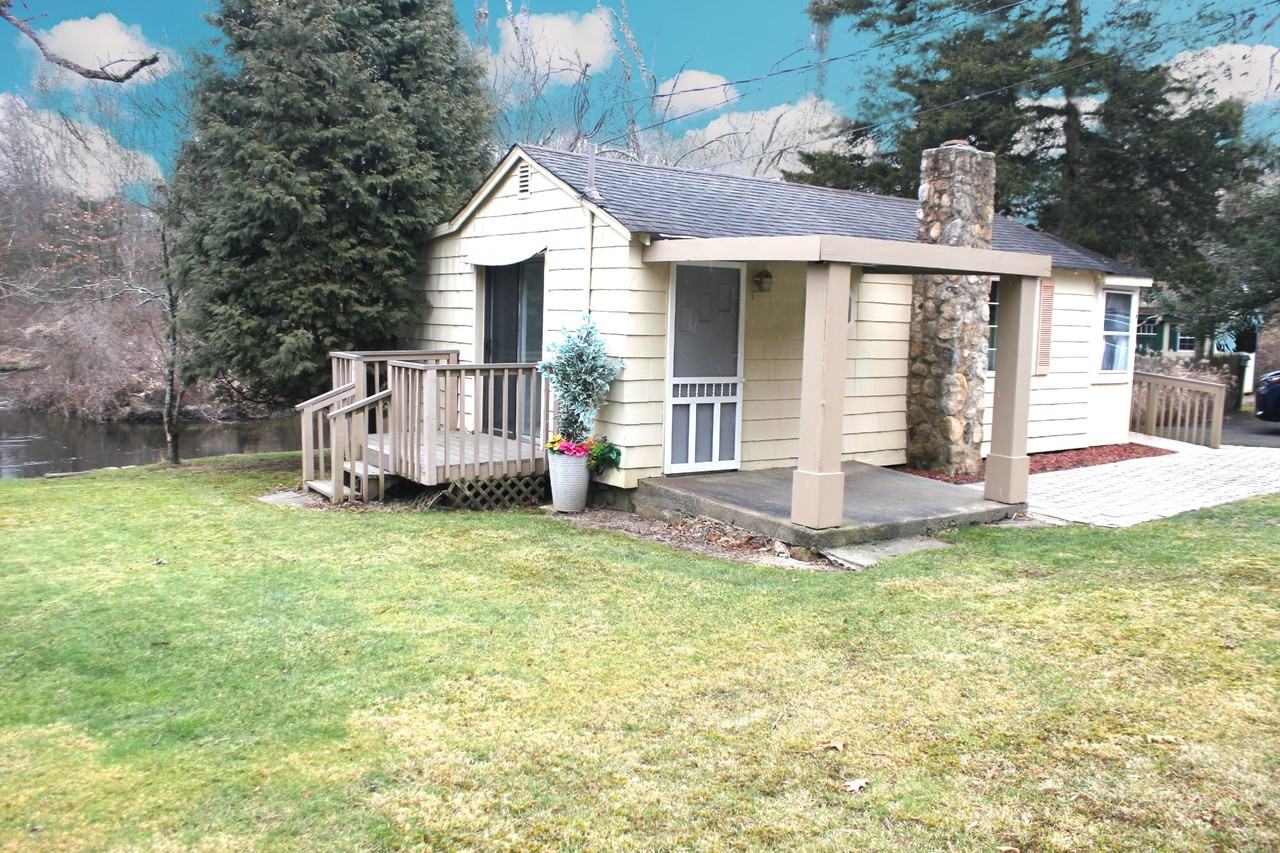 32 Cedar Ter - Photo 2 of 11