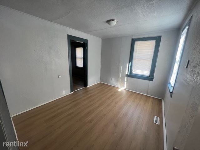 11133 E 9th St S - Photo 3 of 14