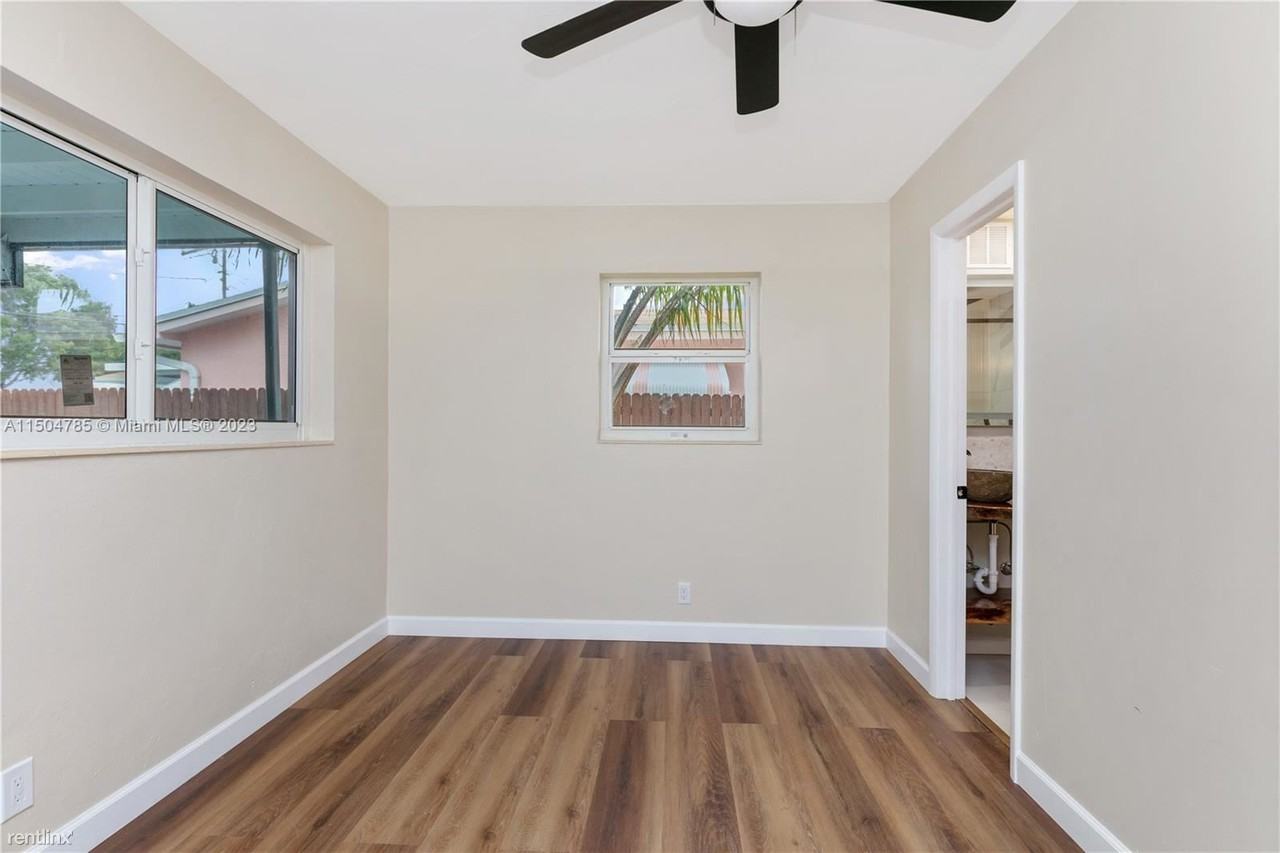 1507 Harding St - Photo 3 of 10