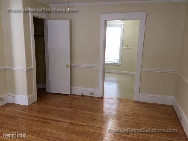 137 Merriam Ave - Photo 3 of 6