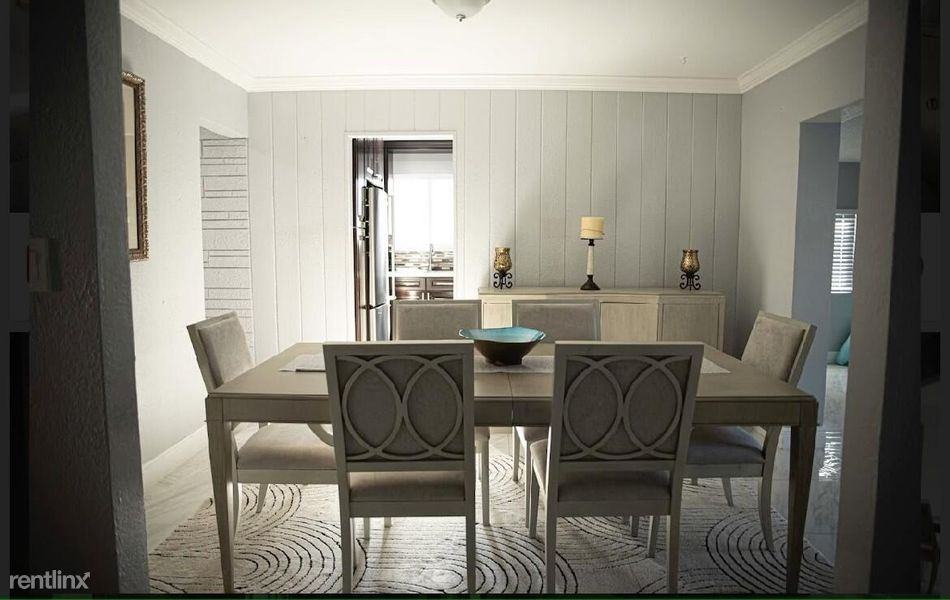 4211 Nw 23rd St - Photo 3 of 10