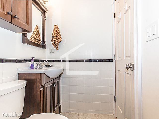 16 S Russell St - Photo 3 of 12