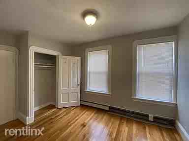 568 Green St - Photo 3 of 7