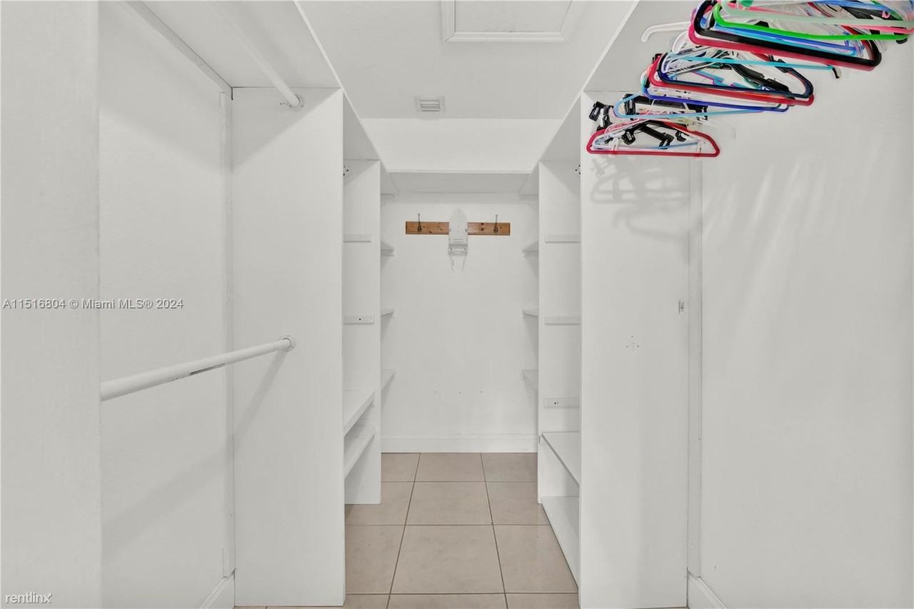 11352 Sw 245th St - Photo 2 of 8
