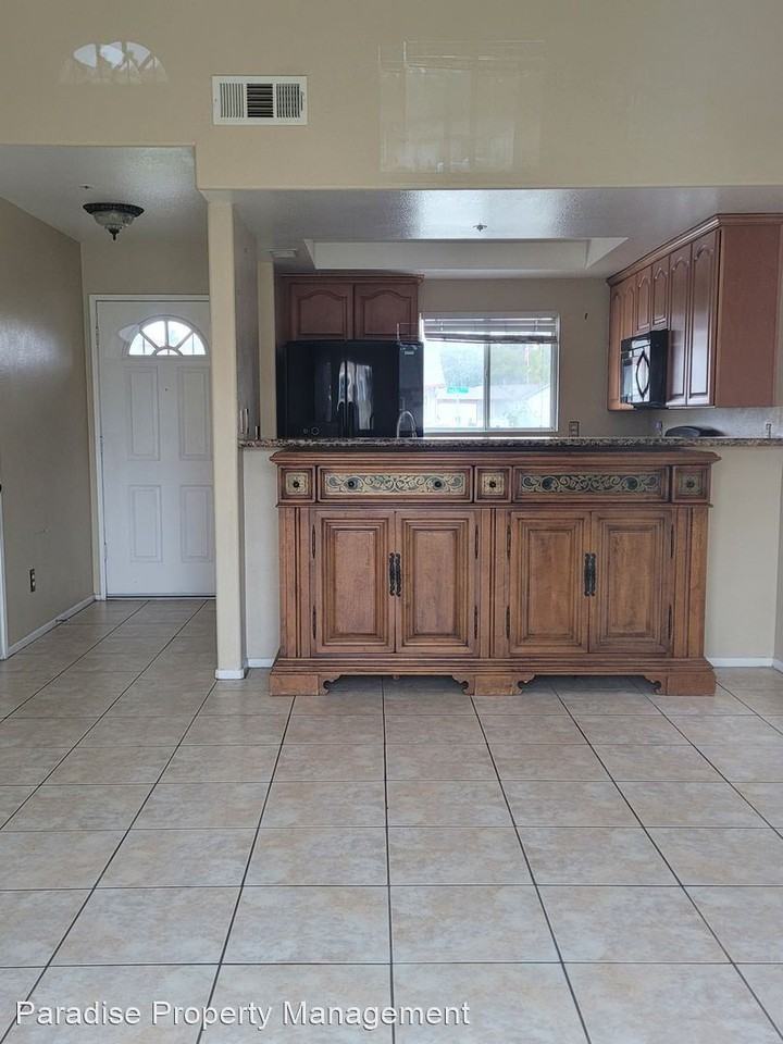 2374 Nash Ln - Photo 3 of 3