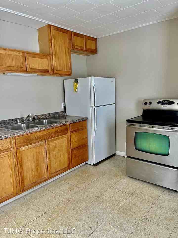 264 Clover Ridge Dr - Photo 2 of 11