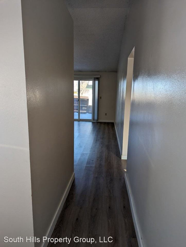 416/418 Eastland Dr. N - Photo 2 of 8