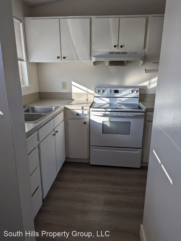 416/418 Eastland Dr. N - Photo 3 of 8