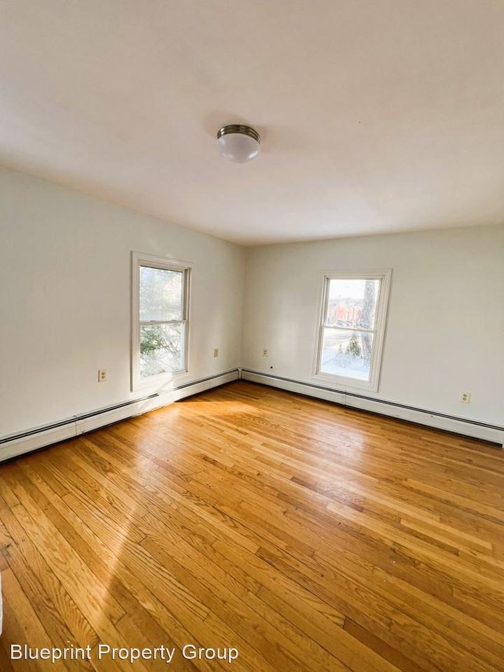 40 Burbank Street - Photo 2 of 2