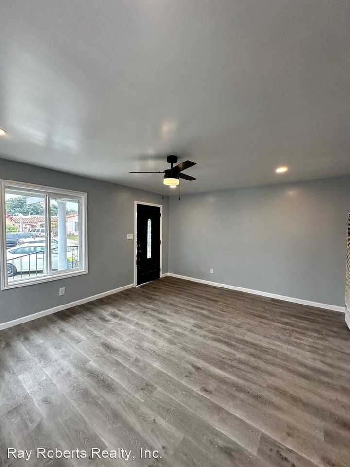 2727 Ohio Ave - Photo 3 of 14