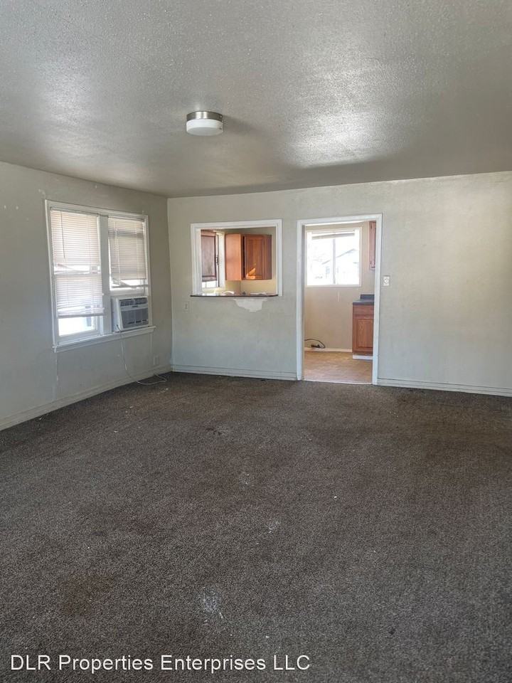 519 S 48th West Ave - Photo 2 of 7