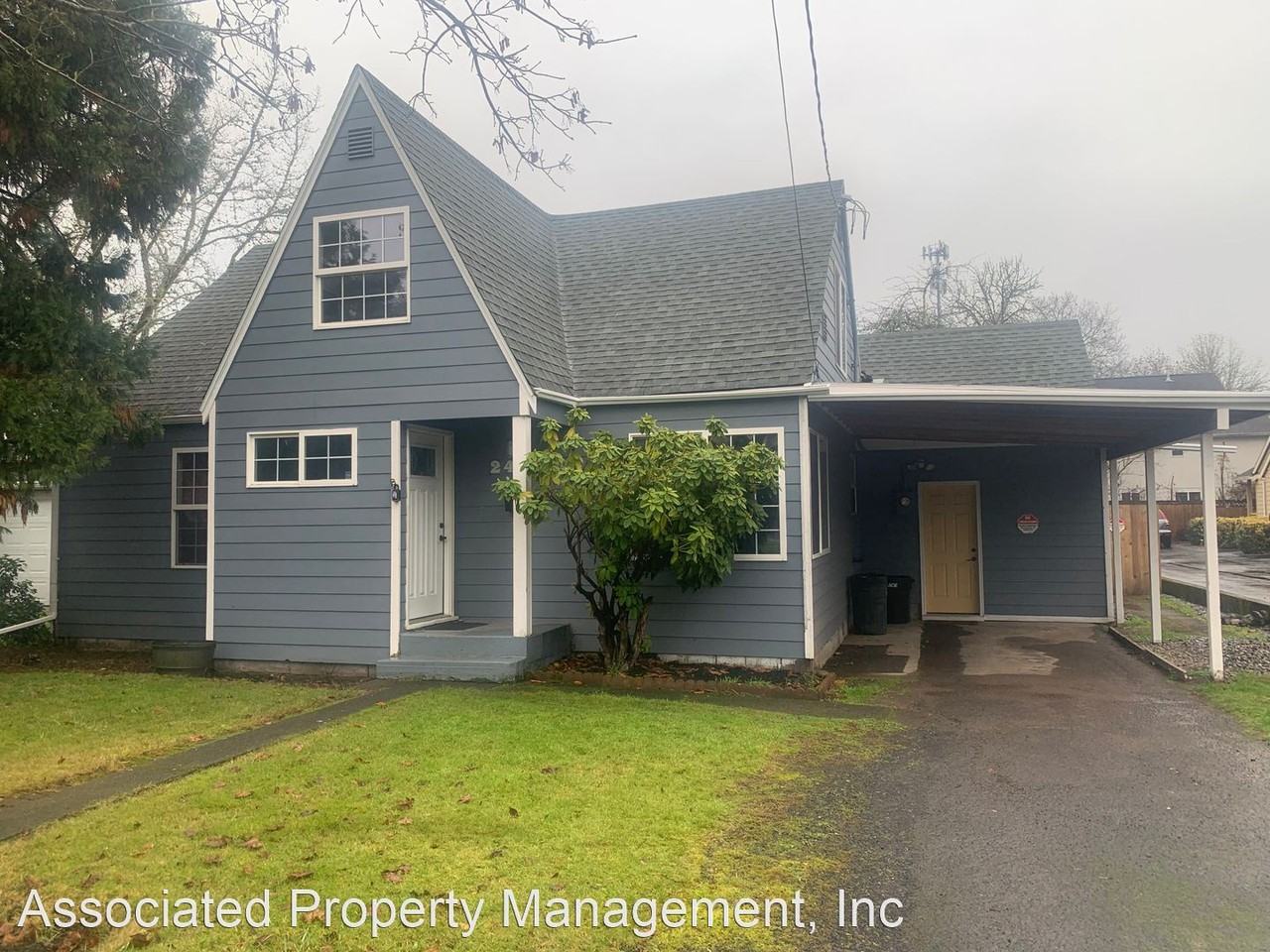 2435 21st Ave - Photo 2 of 18