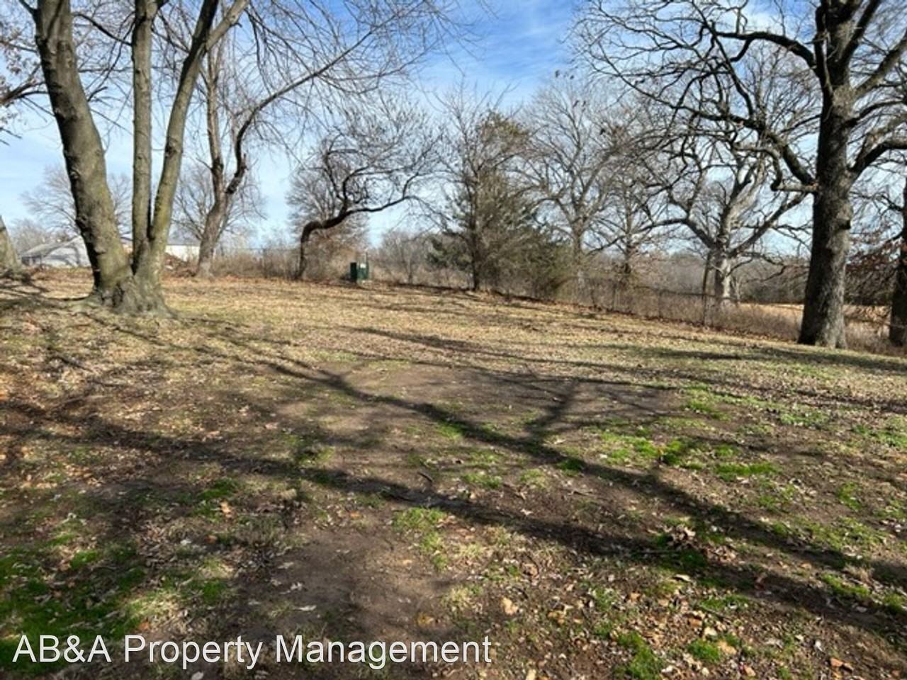 601 Valley View St #4 - Photo 3 of 12