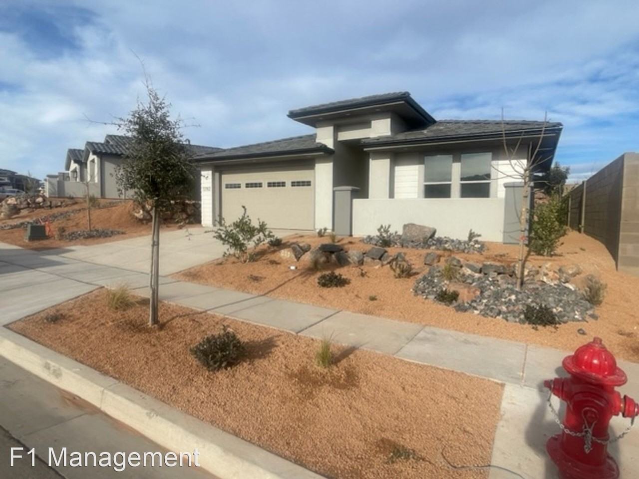 1392 Highland Pkwy - Photo 3 of 40