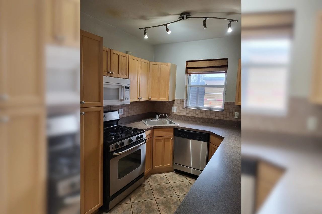 7724 Big Bend Blvd - Photo 3 of 9