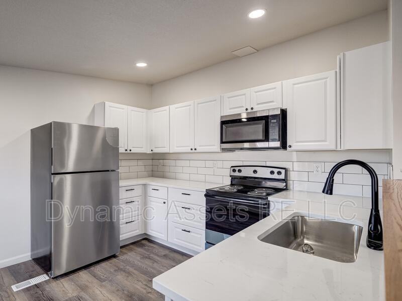 403 N Walnut St #B - Photo 2 of 29