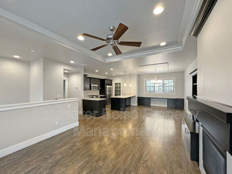 3303 E Front Runner Ln - Photo 3 of 28