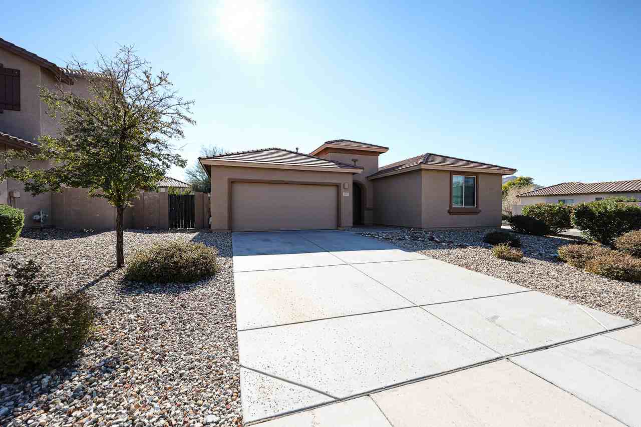 5511 W Desperado Way - Photo 2 of 32