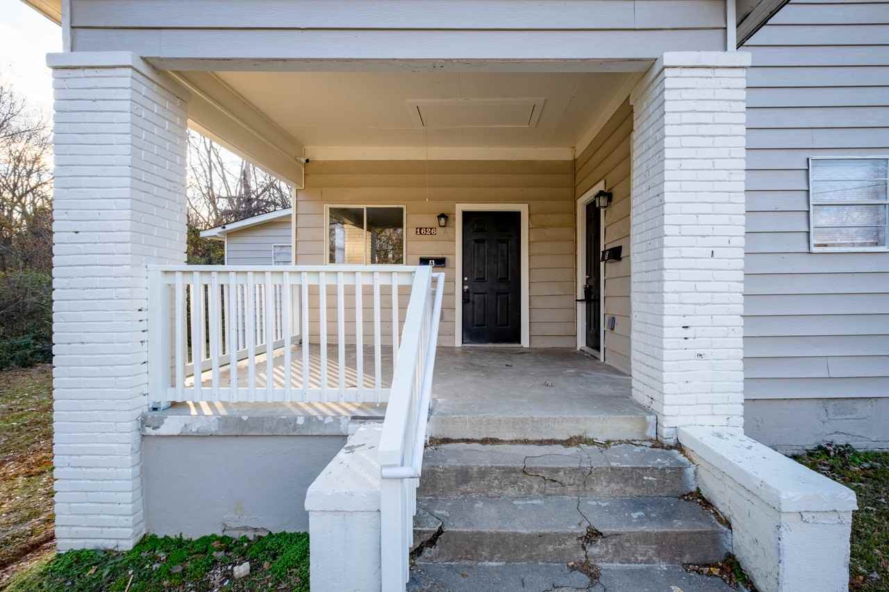 1626 Brown St - Photo 3 of 30