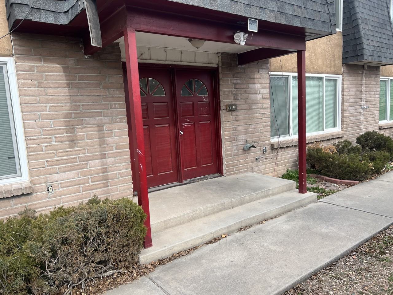 317 Girard Blvd Se - Photo 3 of 20