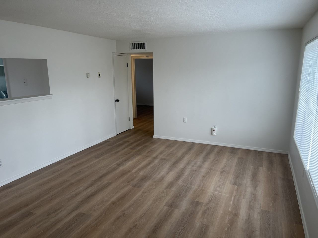 317 Girard Blvd Se - Photo 5 of 20