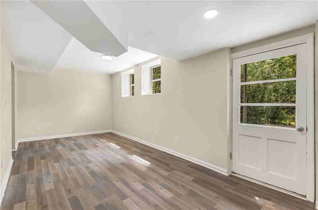216 Superior Avenue - Photo 3 of 7