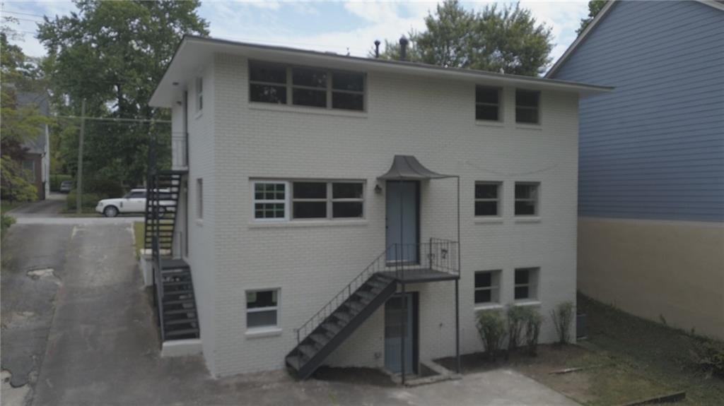 216 Superior Avenue - Photo 2 of 7