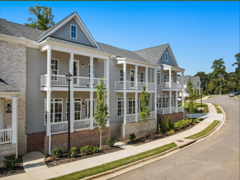 2045 Parkside Ln - Photo 3 of 35