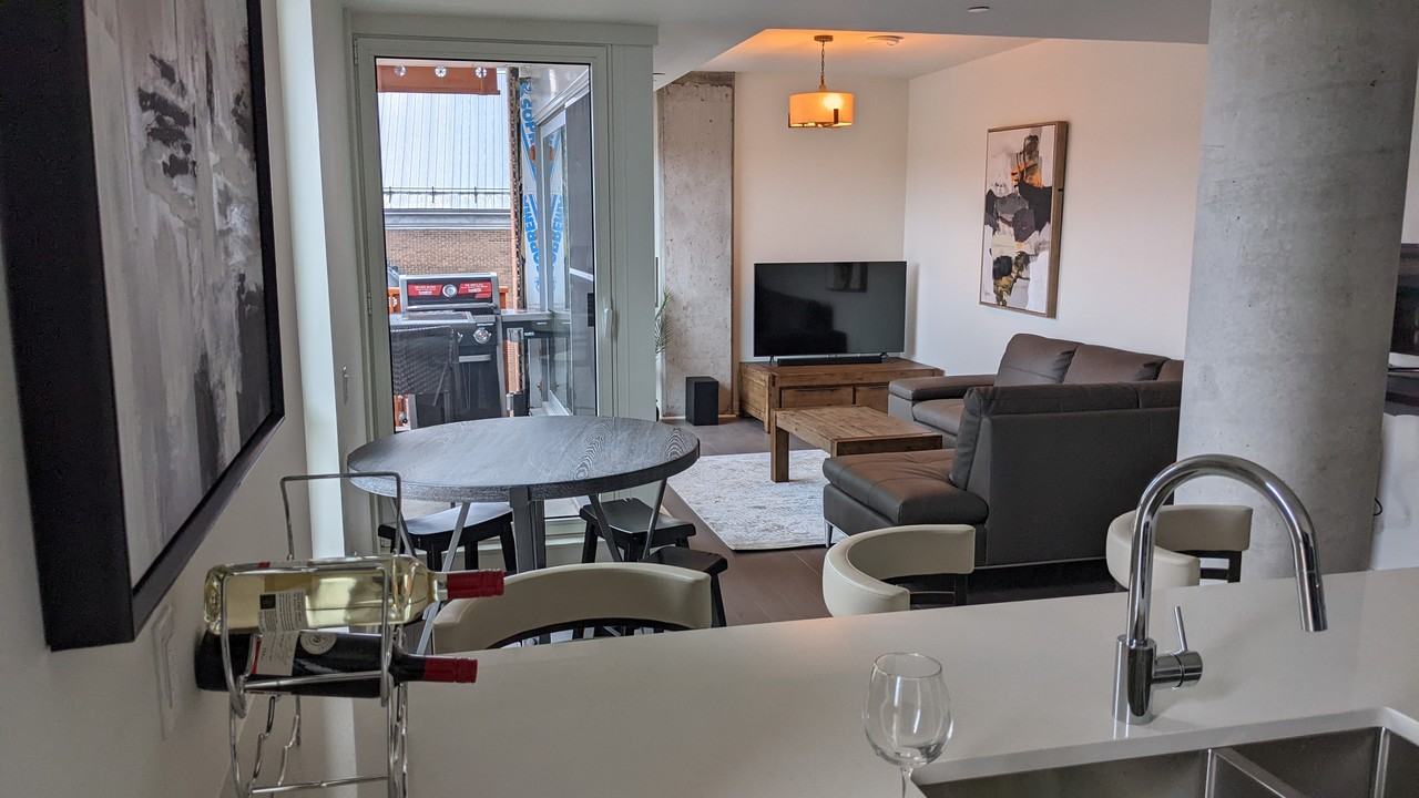 135 Barrette Street #404