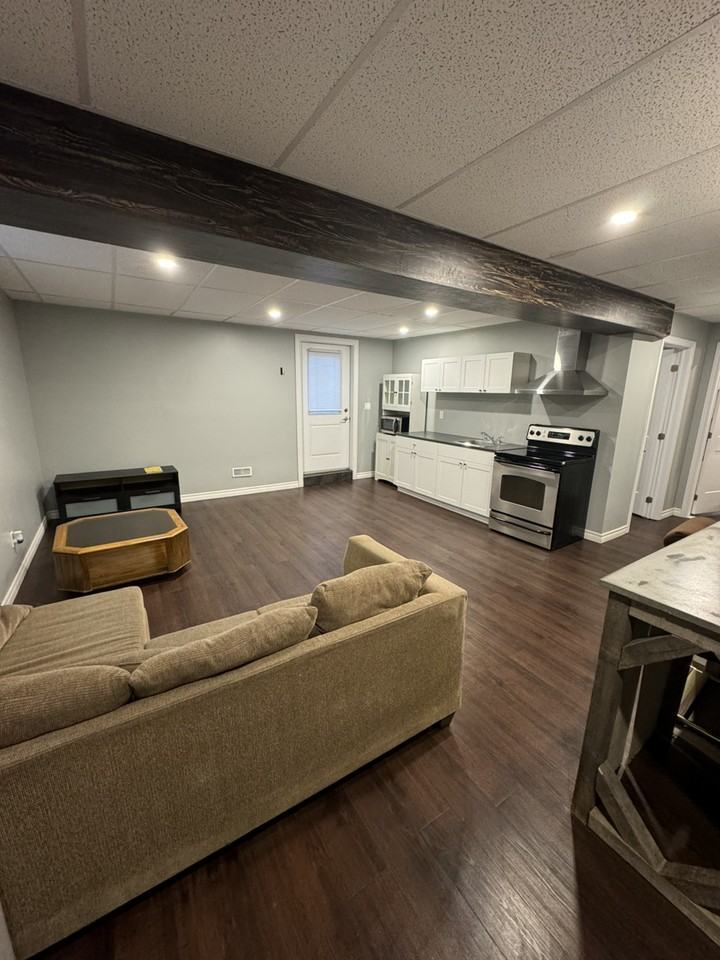 1232 Eastlawn Ave - Photo 3 of 9