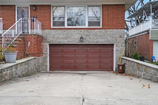8242 212th St - Photo 3 of 10