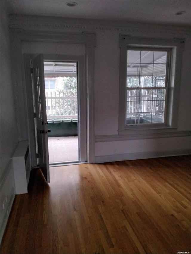 595 Crown Street - Photo 5 of 10