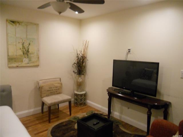 1459 East 96th Street - Photo 2 of 8